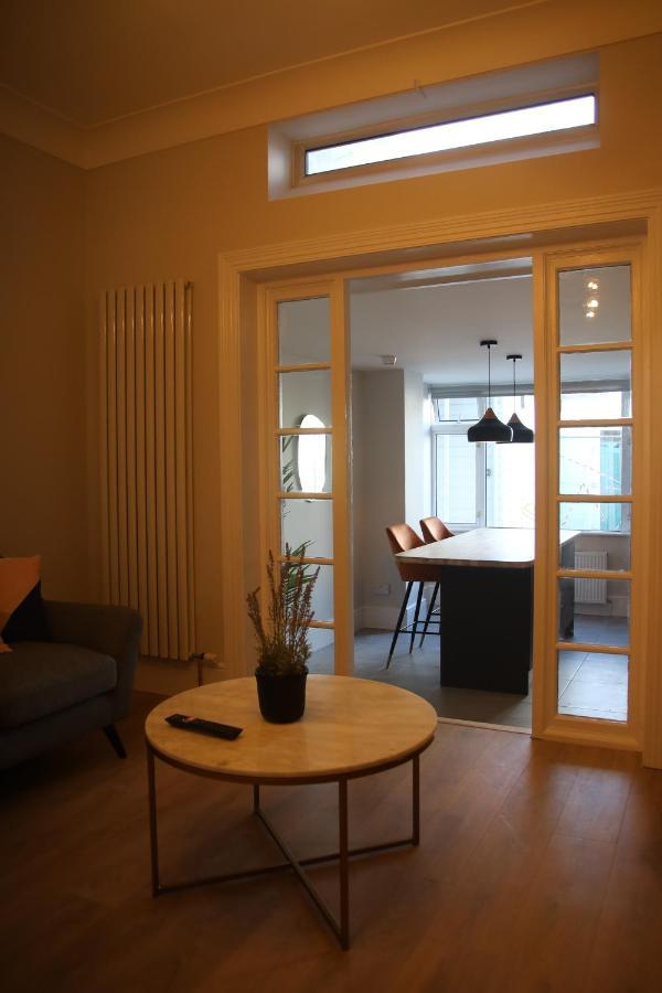 Crawford House- Scholarlee Living Apartments Cork Luaran gambar